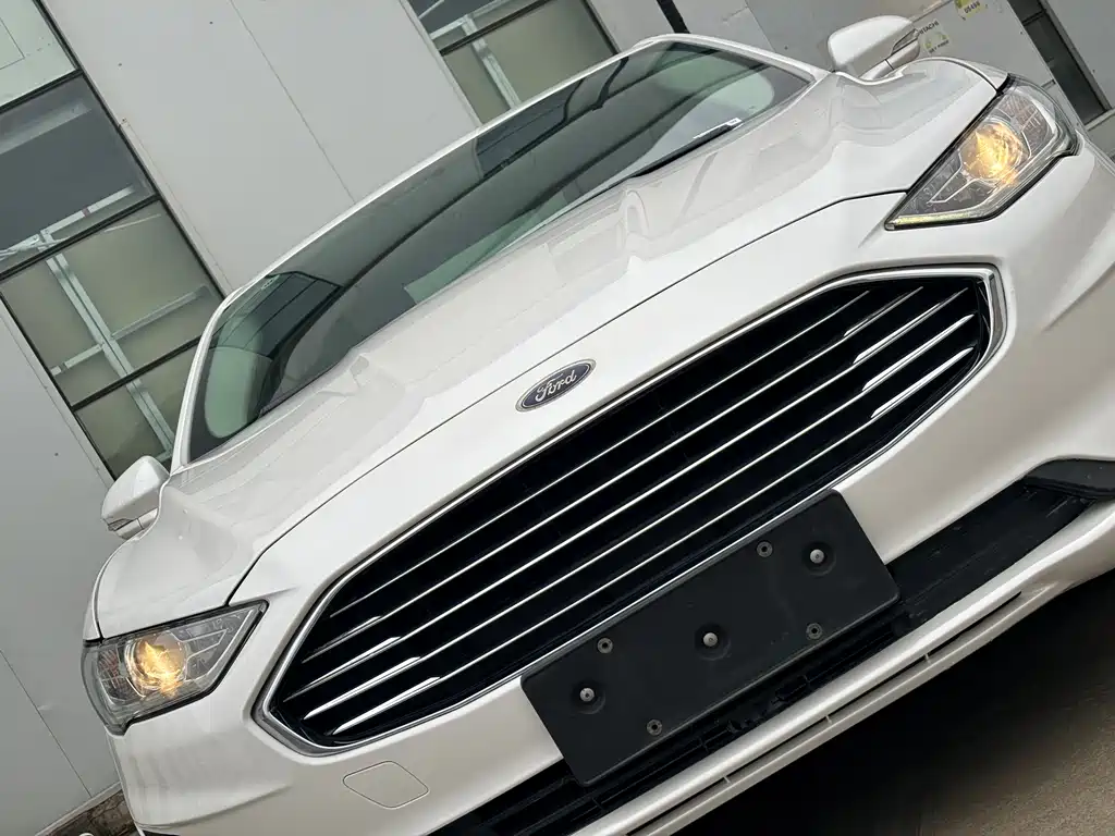 Ford Mondeo — фото 4