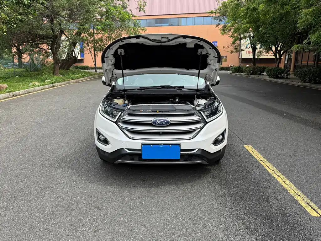 Ford Edge — фото 15