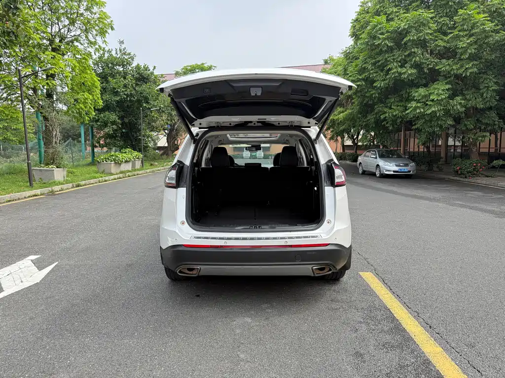 Ford Edge — фото 17