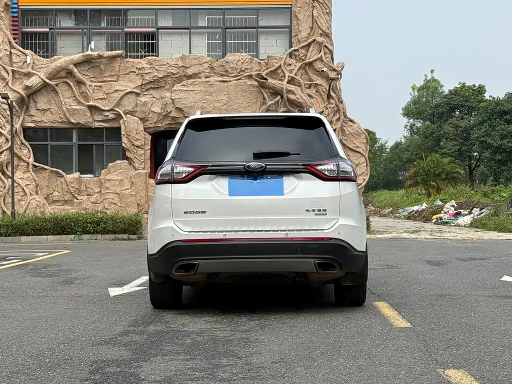Ford Edge — фото 3
