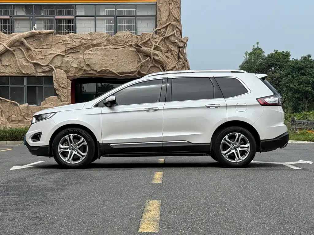 Ford Edge — фото 4