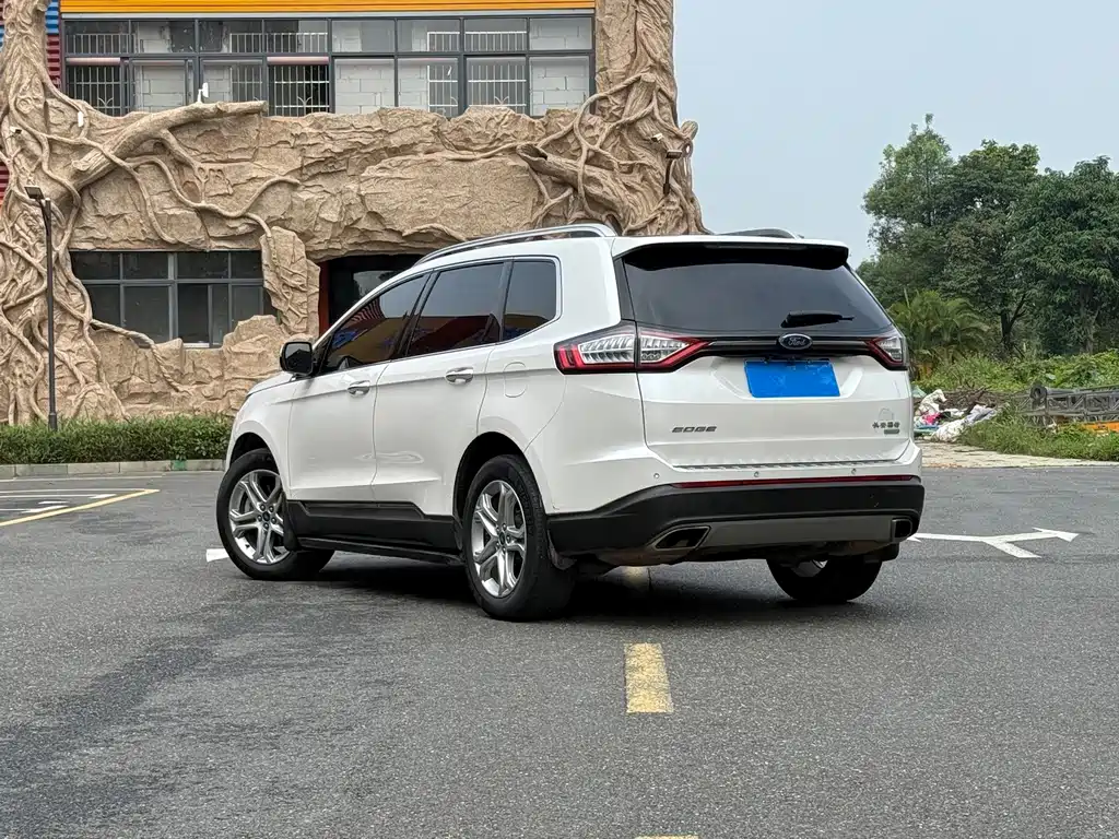 Ford Edge — фото 5