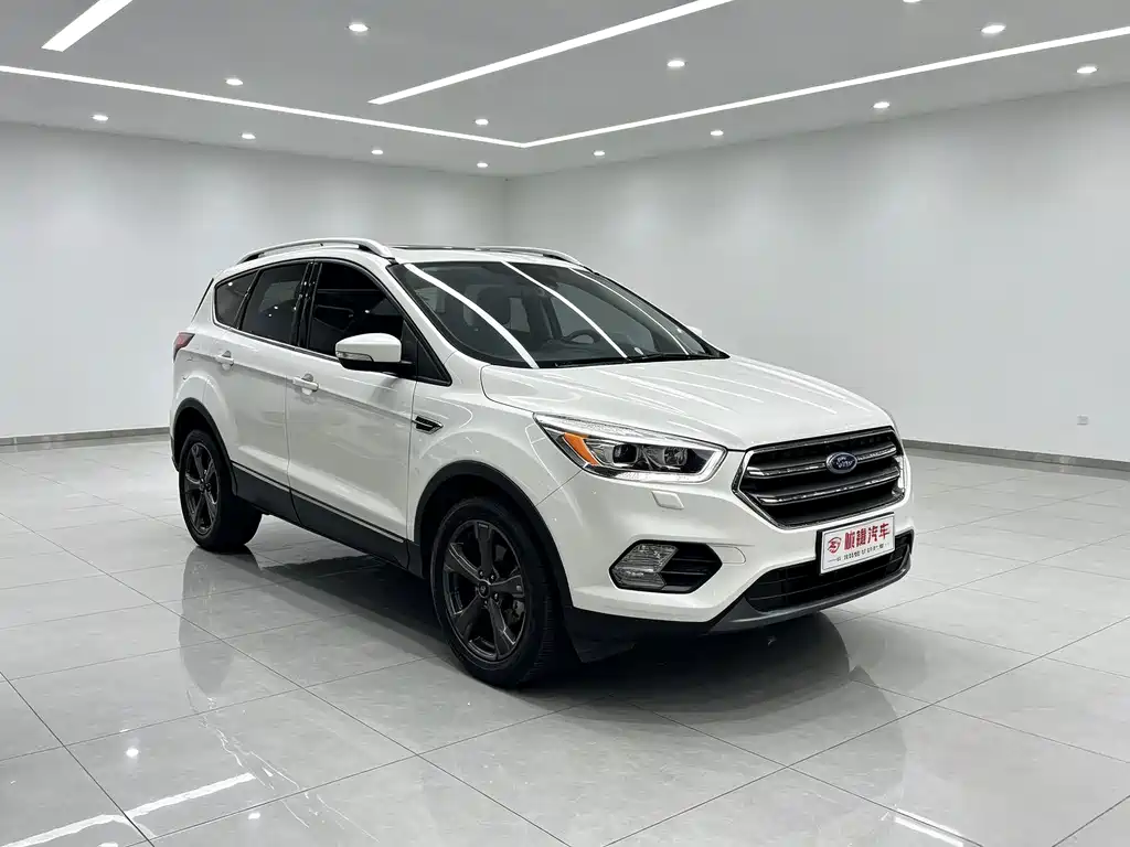 Ford Kuga — фото 3
