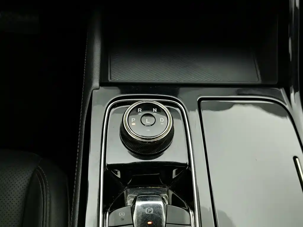 Ford Equator Sport — фото 13