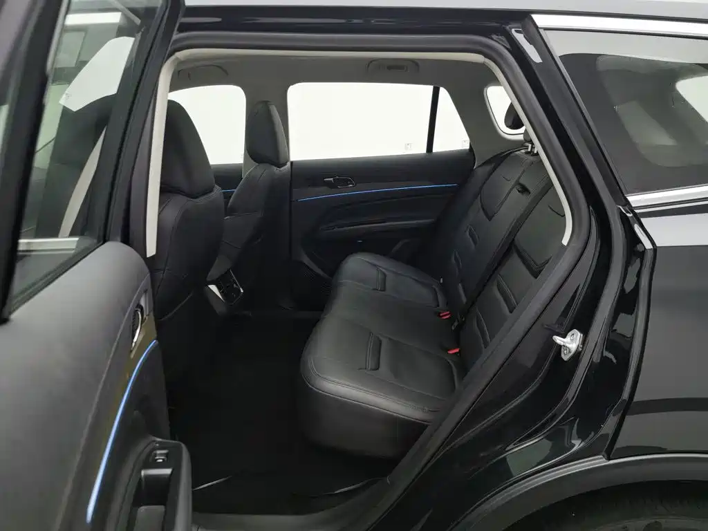 Ford Equator Sport — фото 15