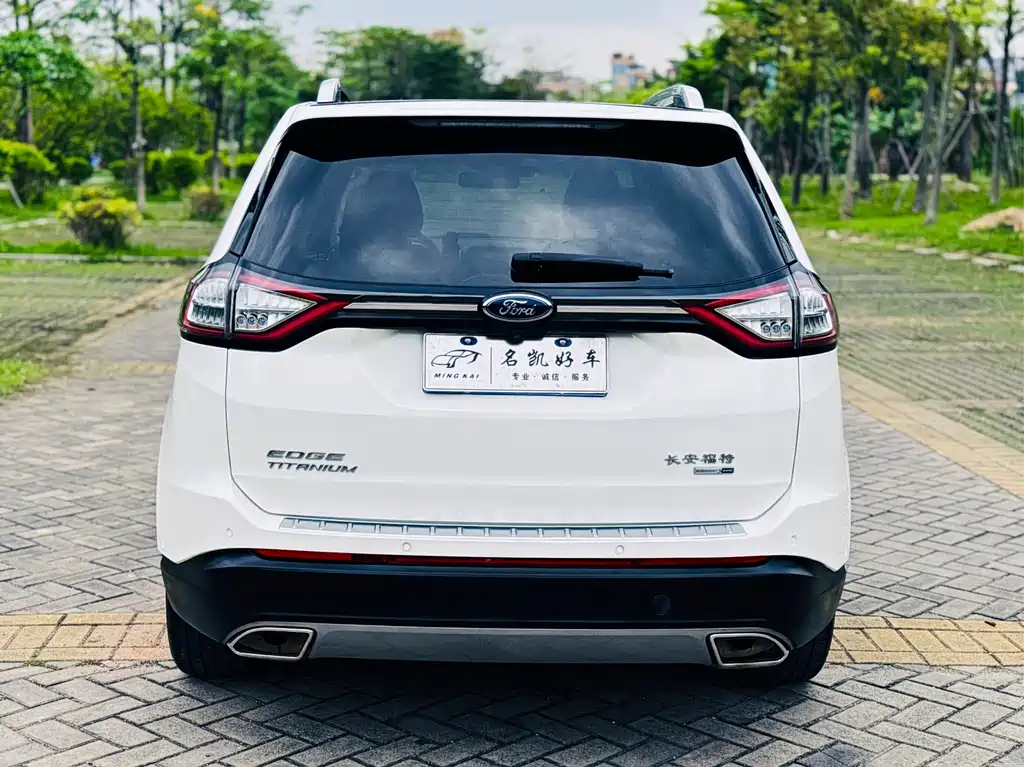 Ford Edge — фото 5
