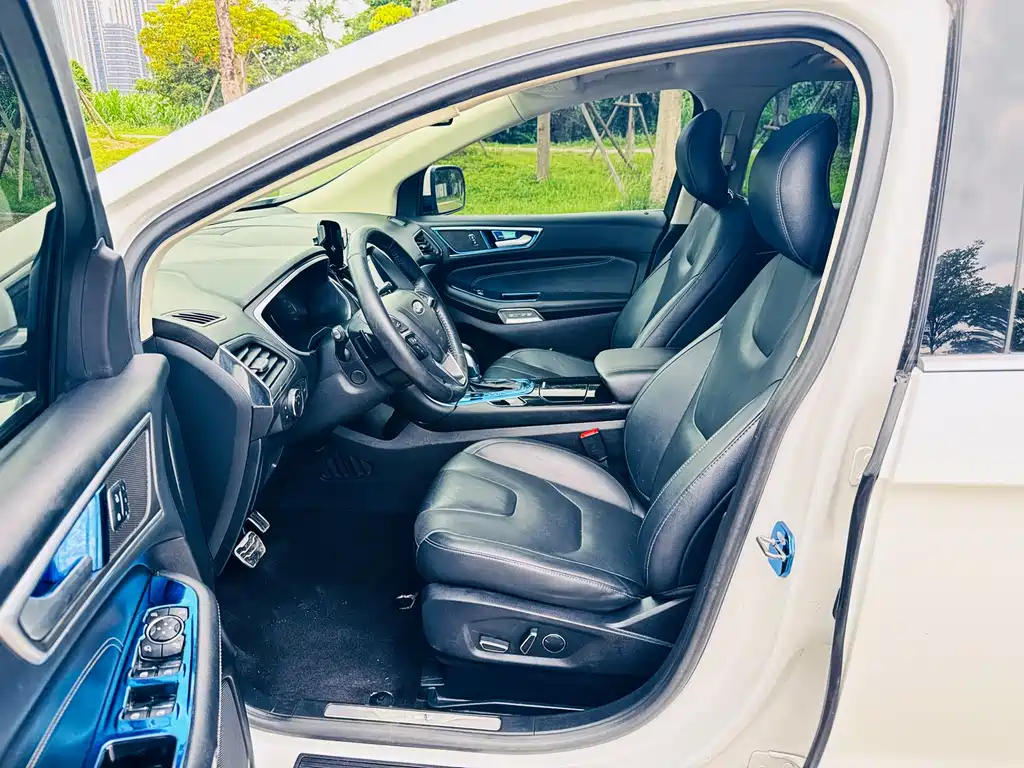 Ford Edge — фото 9