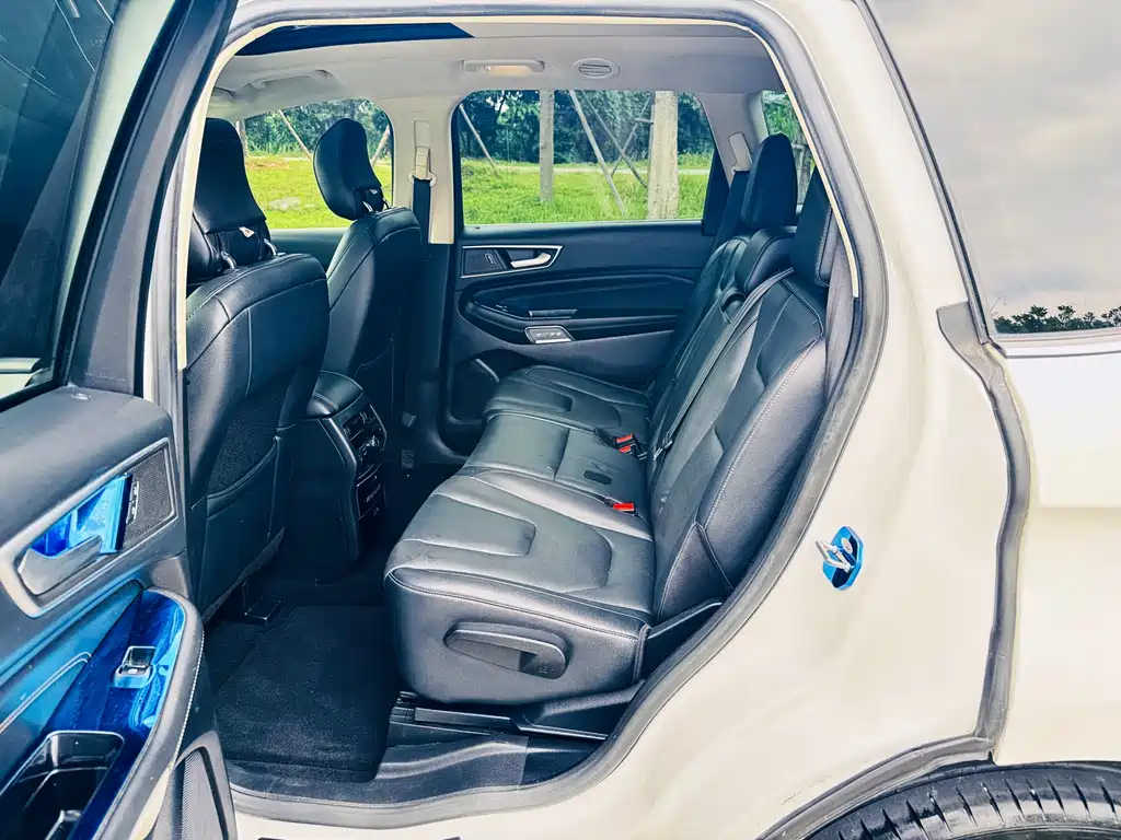 Ford Edge — фото 10