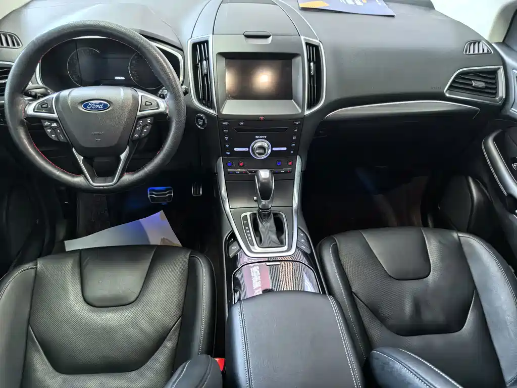 Ford Edge — фото 8