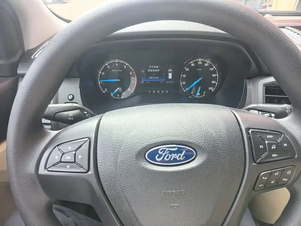 Ford Everest — фото 16