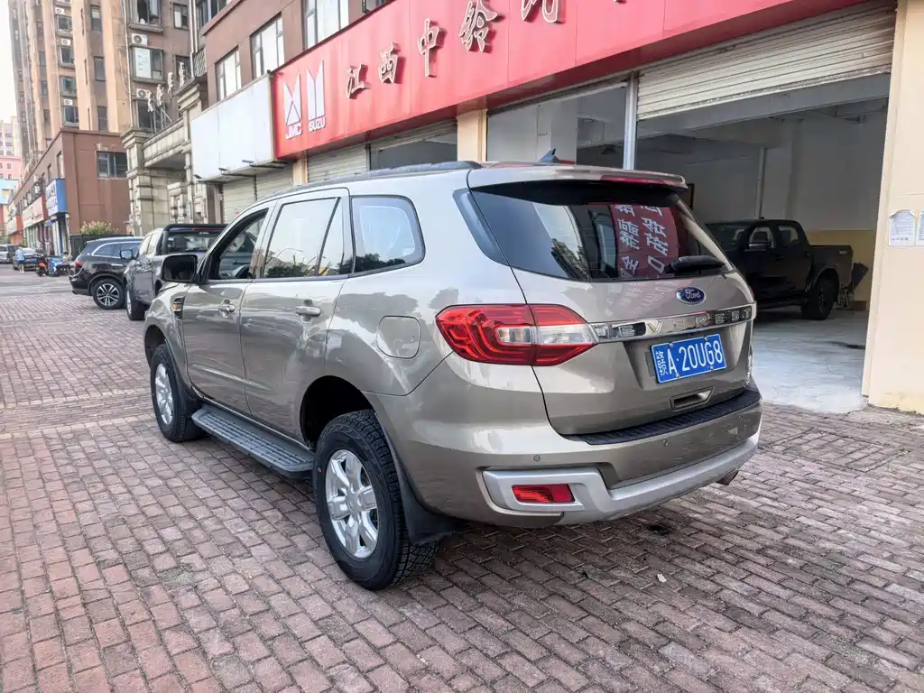 Ford Everest — фото 6