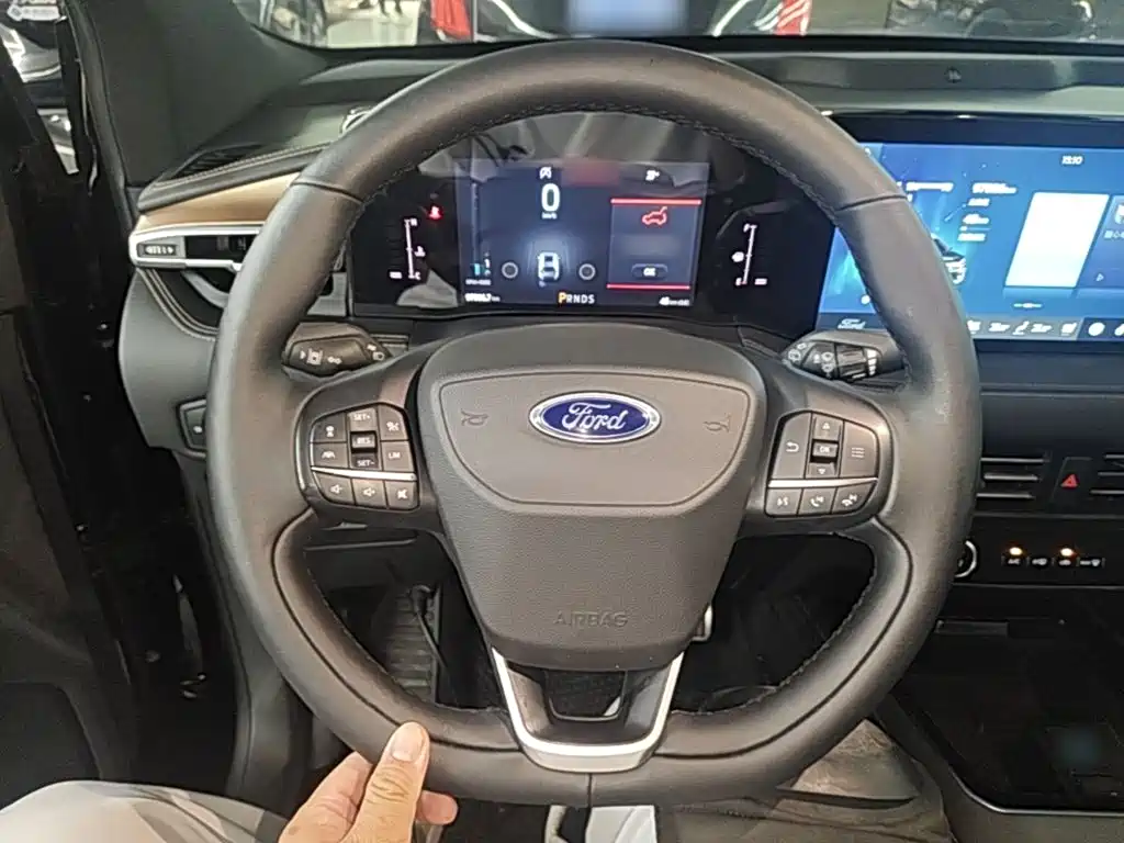 Ford Edge — фото 11