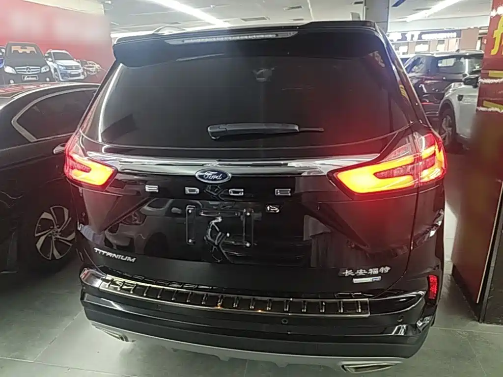 Ford Edge — фото 6