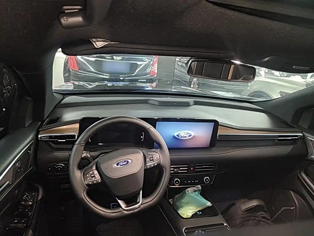Ford Edge — фото 10