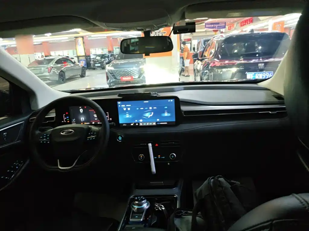 Ford Edge — фото 10