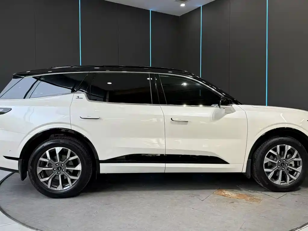 Ford Edge — фото 5