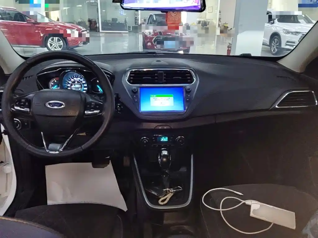 Ford Escort — фото 10