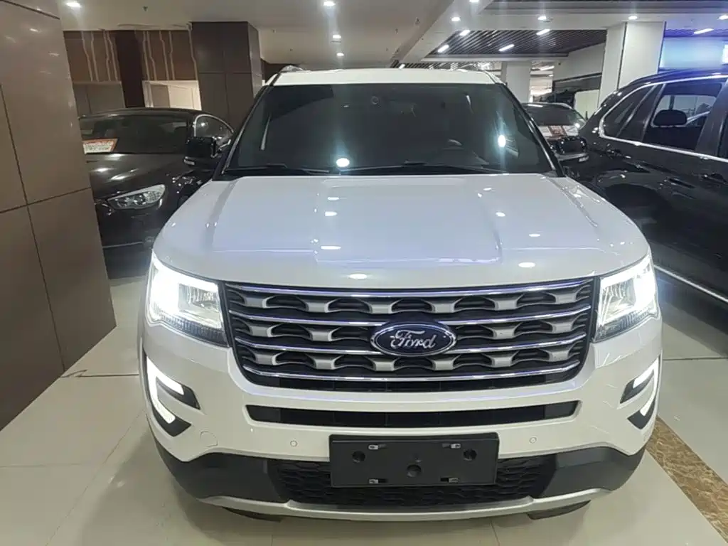 Ford Explorer (Import) — фото 3