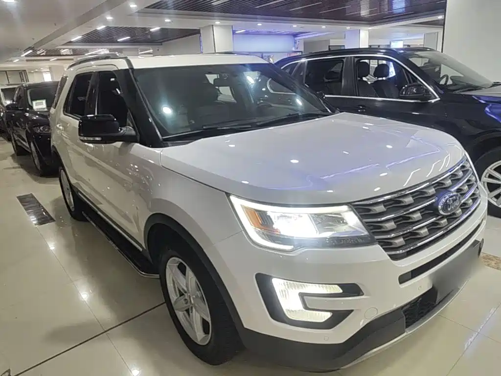 Ford Explorer (Import) — фото 4