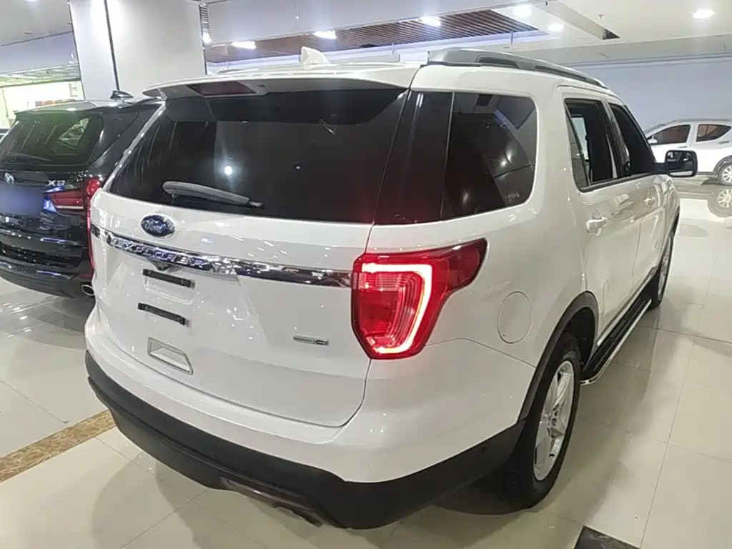 Ford Explorer (Import) — фото 7