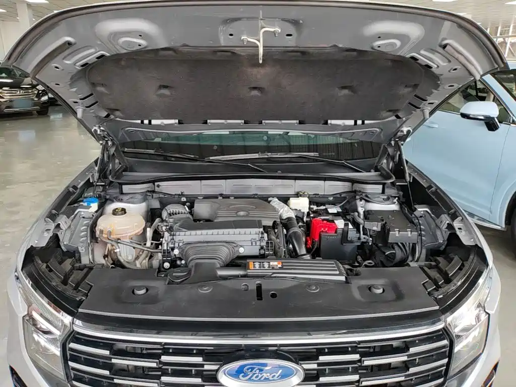 Ford Edge — фото 20