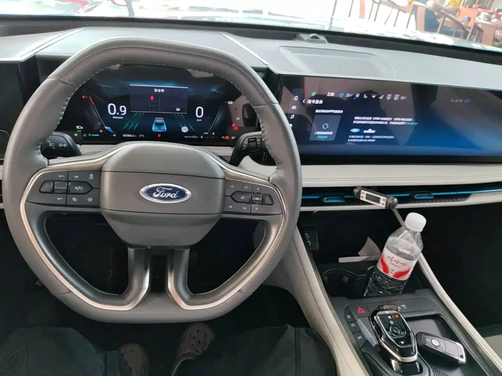 Ford Edge — фото 10