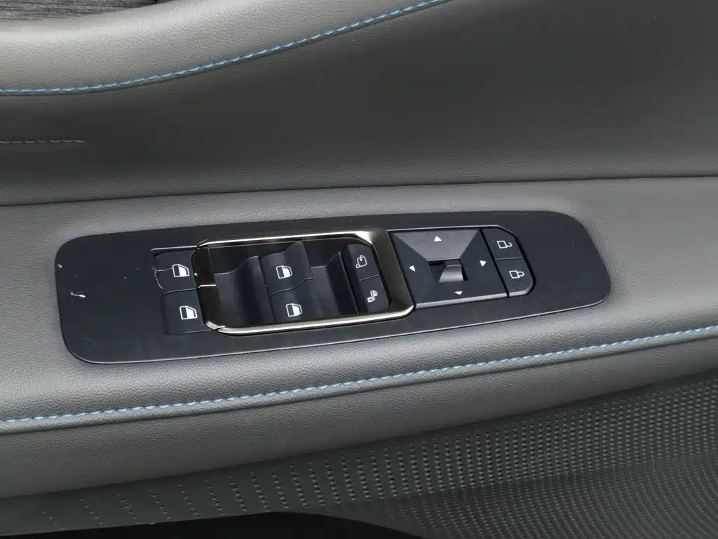 Ford Edge — фото 9