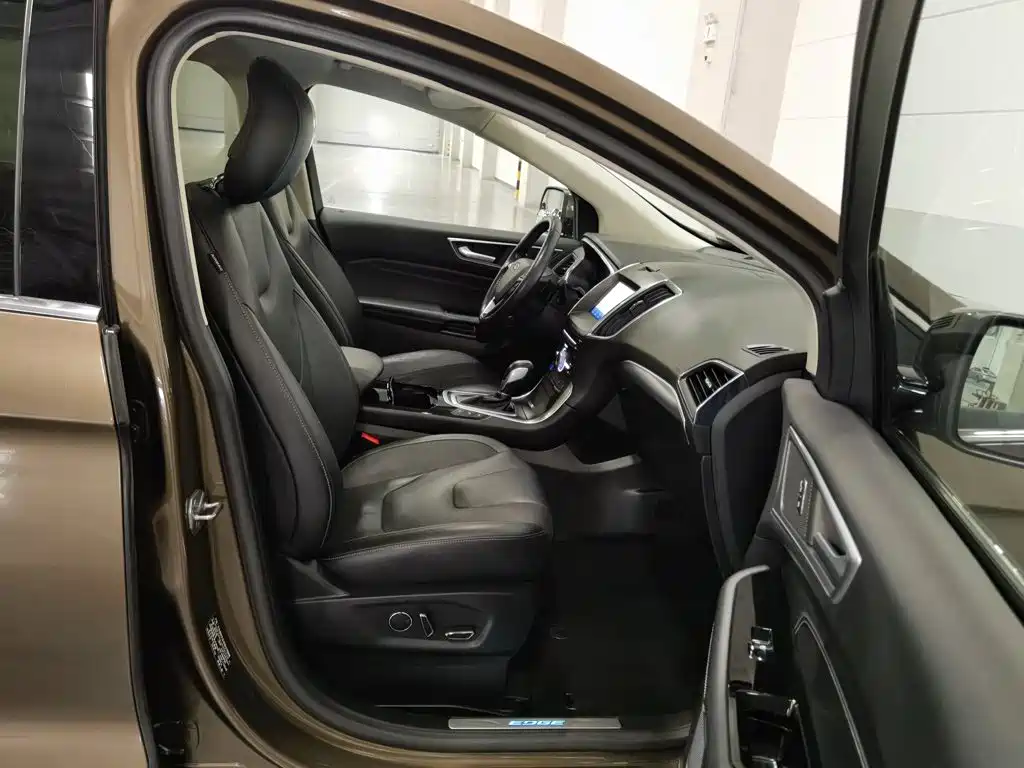 Ford Edge — фото 23