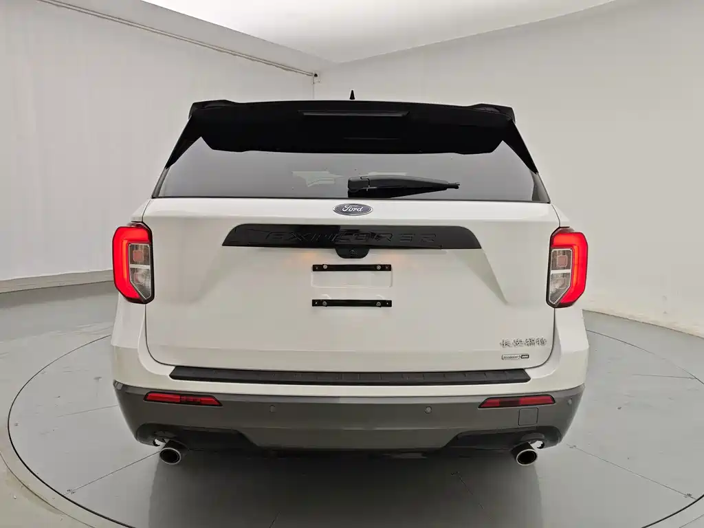 Ford Explorer — фото 11