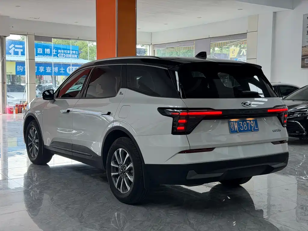 Ford Edge — фото 20