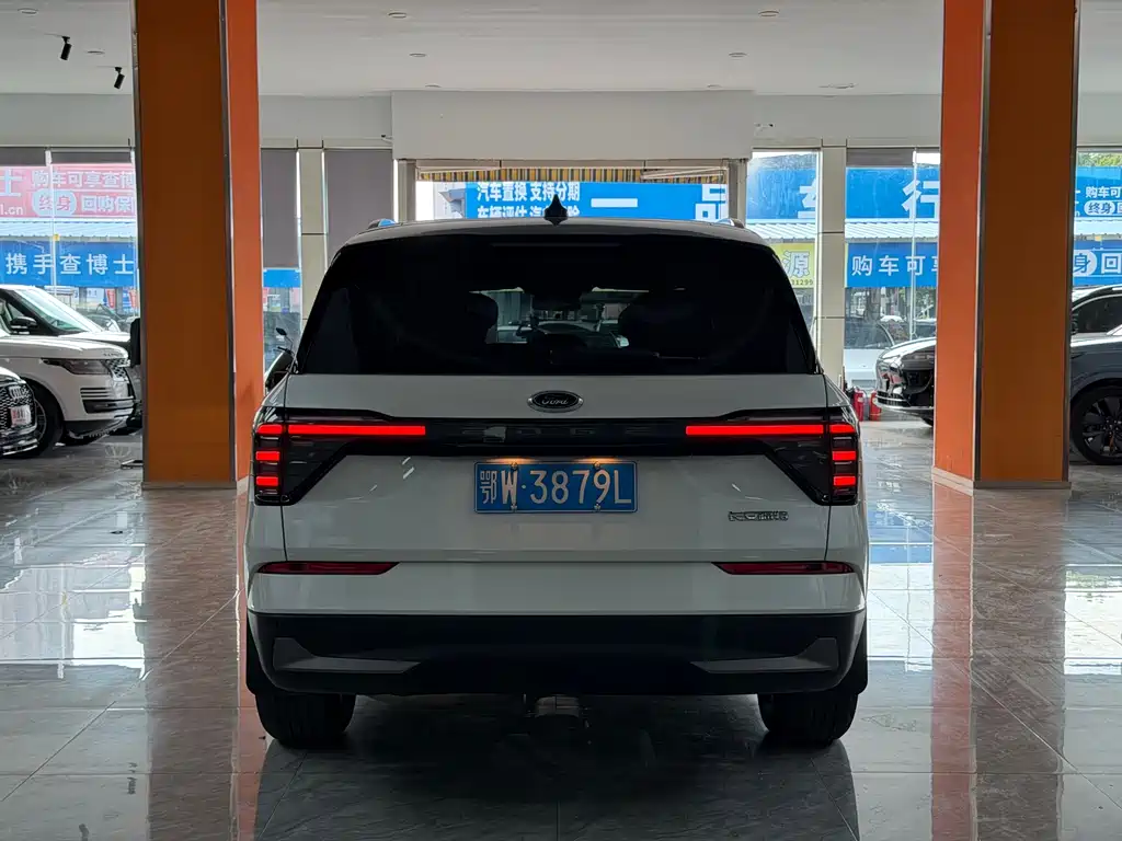 Ford Edge — фото 21