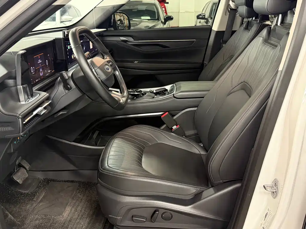 Ford Edge — фото 7