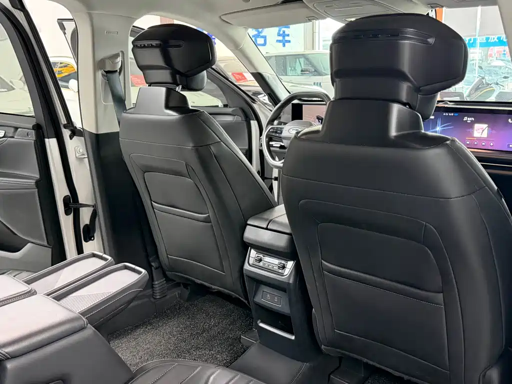 Ford Edge — фото 10