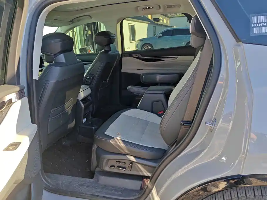 Ford Edge — фото 11