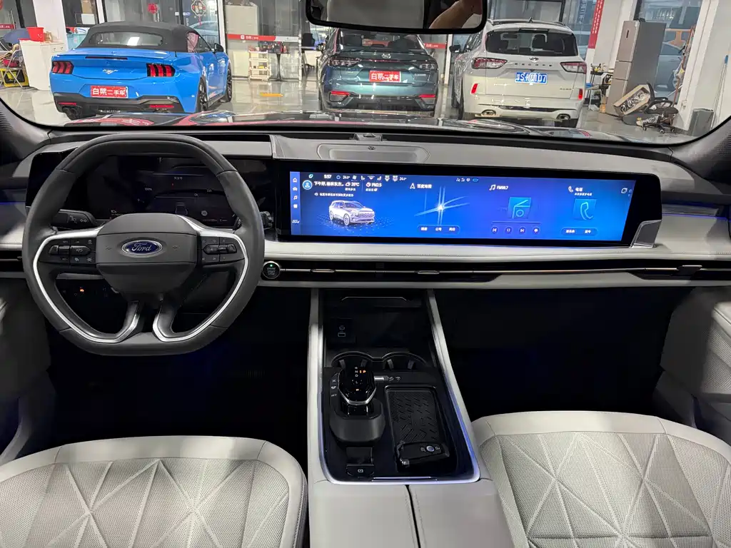Ford Edge — фото 10