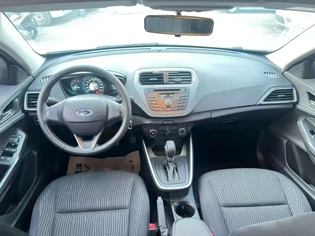 Ford Escort — фото 6