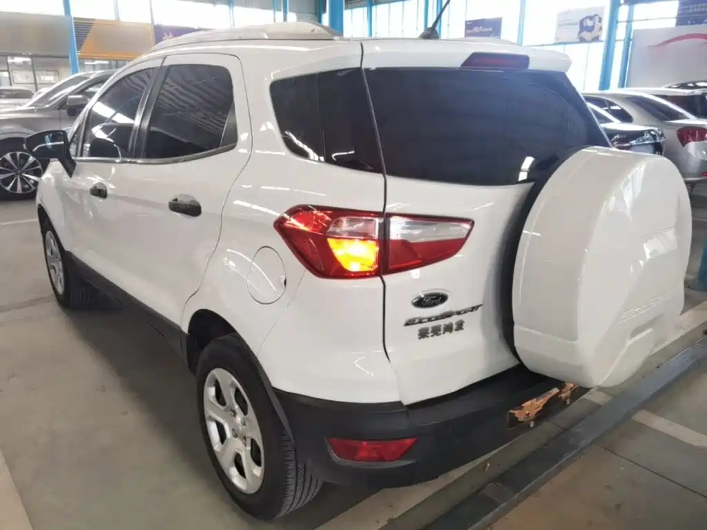 Ford Ecosport — фото 5