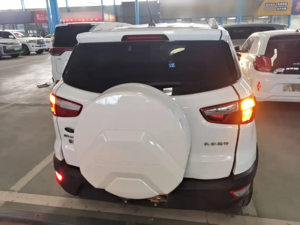 Ford Ecosport — фото 6