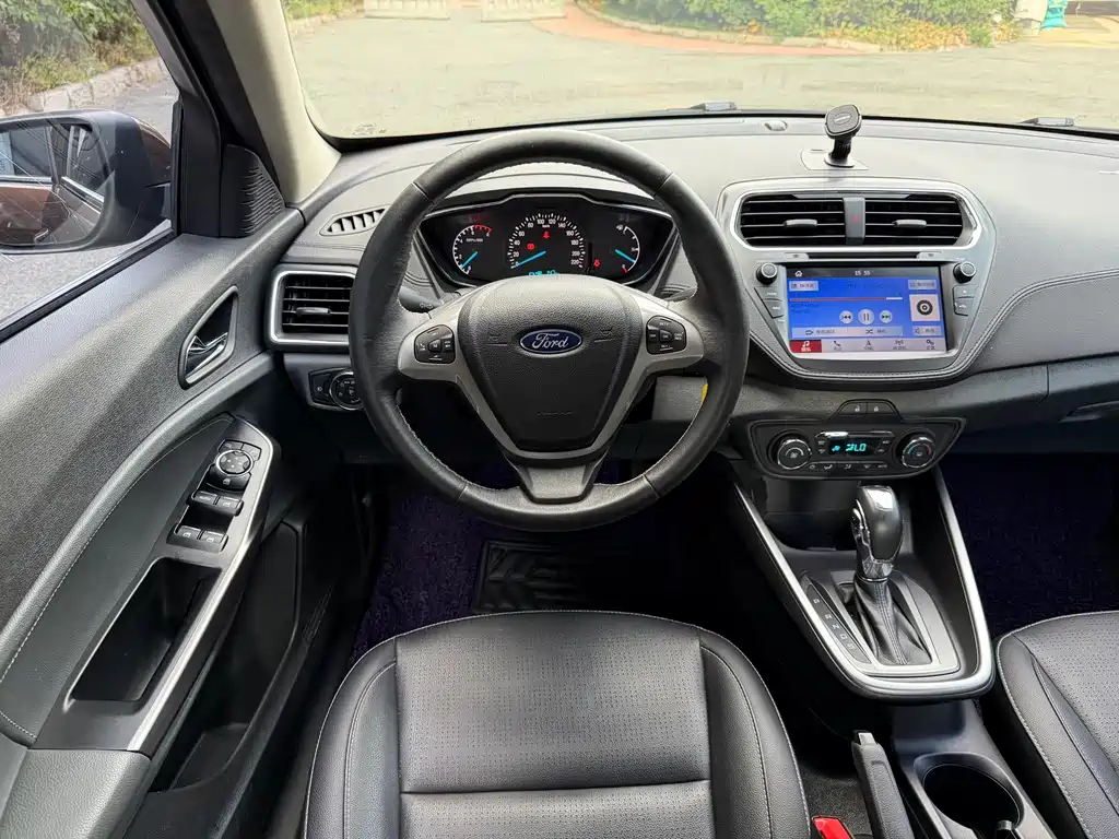 Ford Escort — фото 25