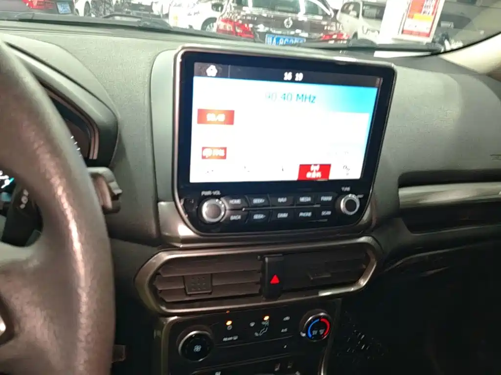 Ford Ecosport — фото 13