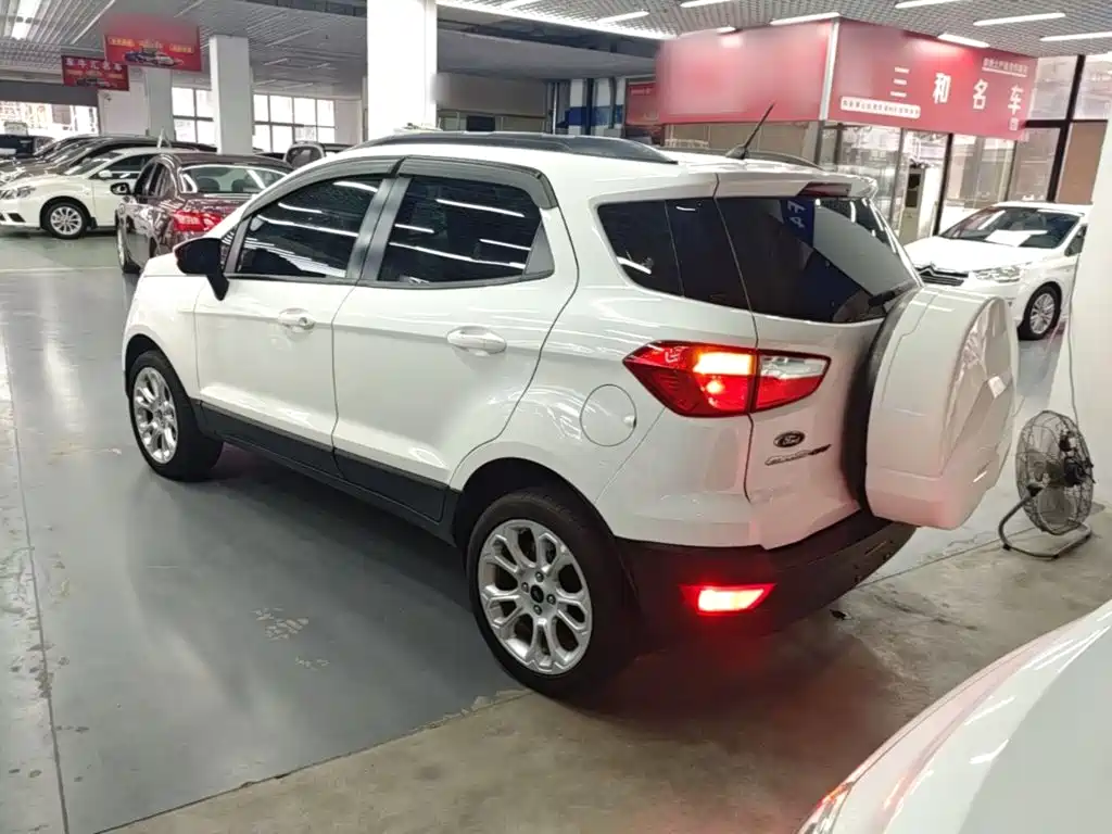 Ford Ecosport — фото 5