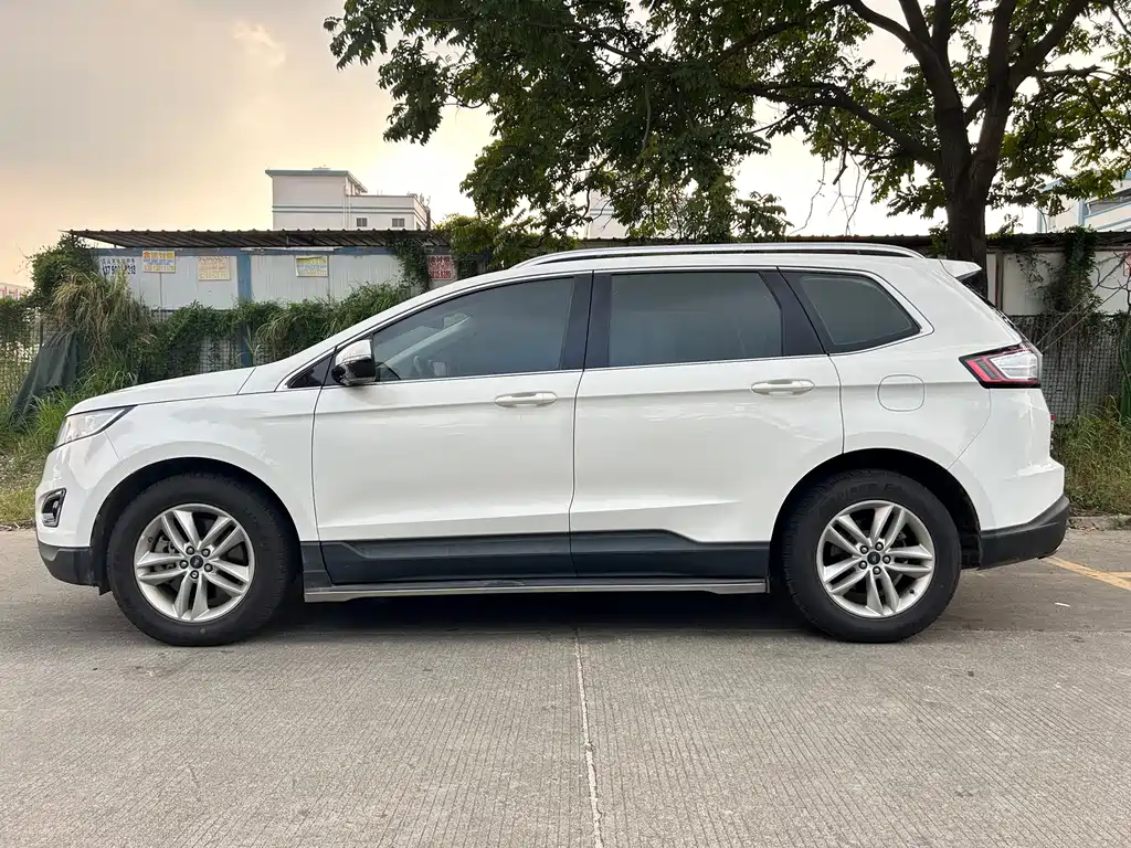 Ford Edge — фото 4