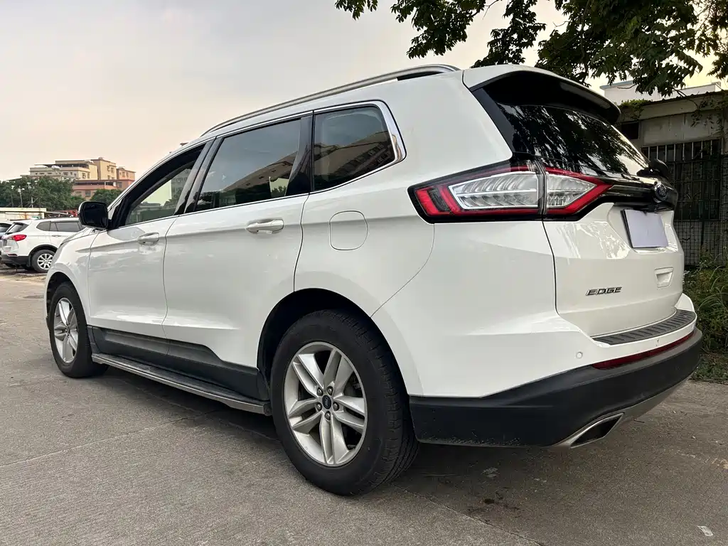 Ford Edge — фото 6