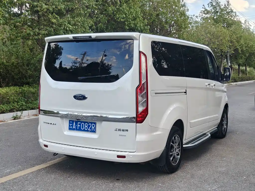 Ford Tourneo — фото 8