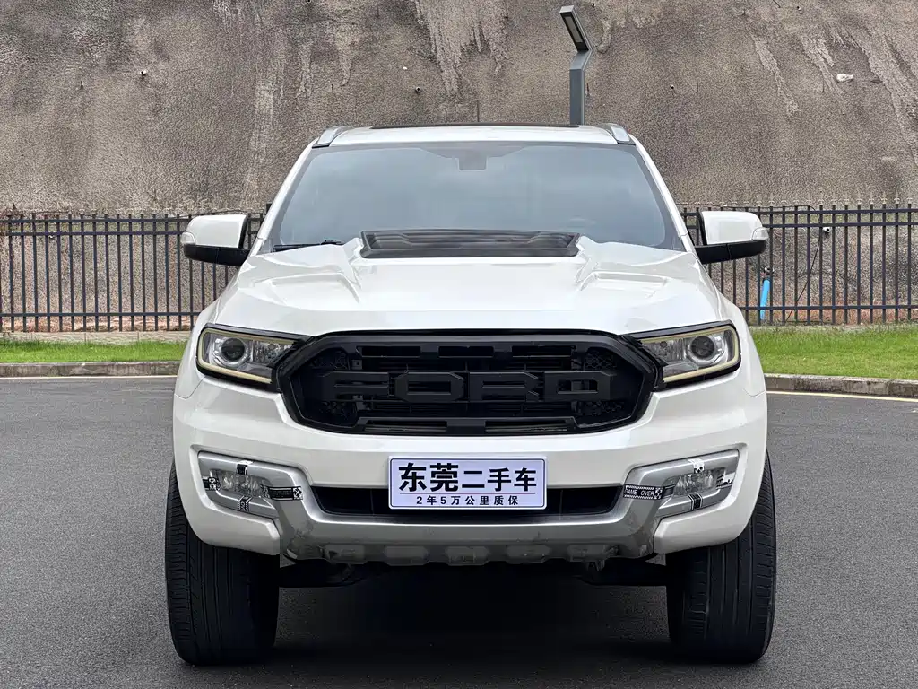Ford Everest — фото 3