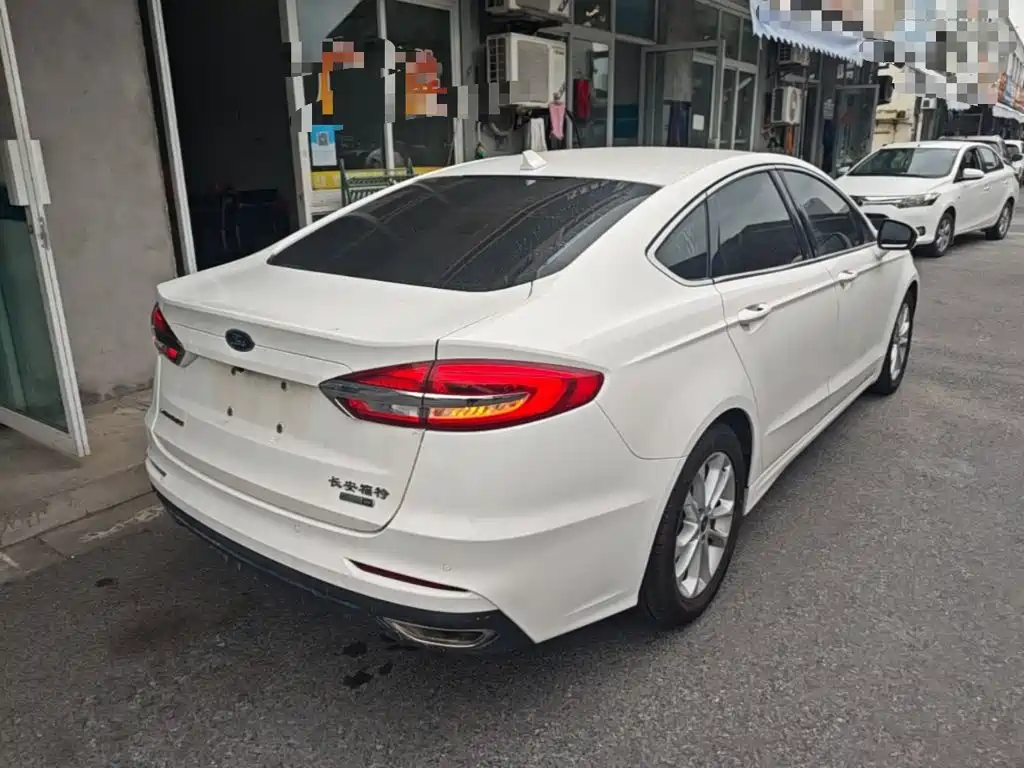 Ford Mondeo — фото 7