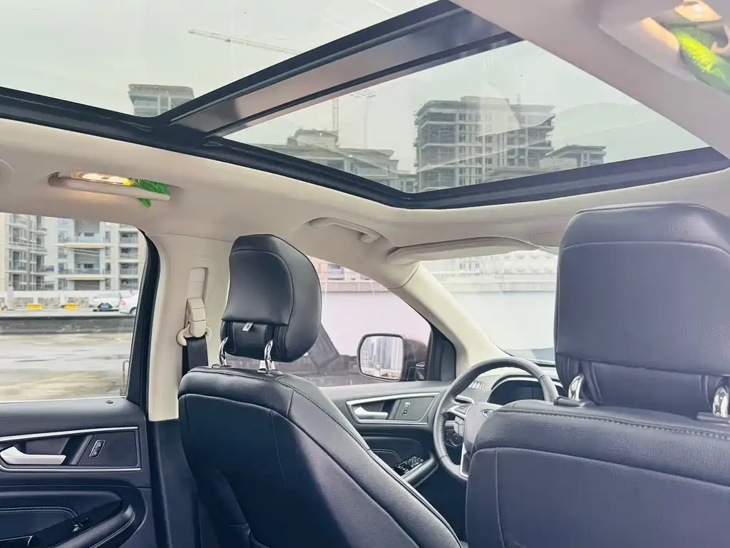 Ford Edge — фото 17