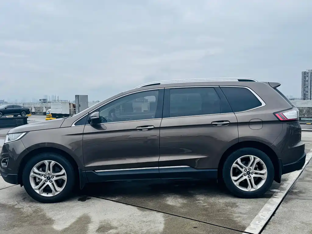 Ford Edge — фото 3