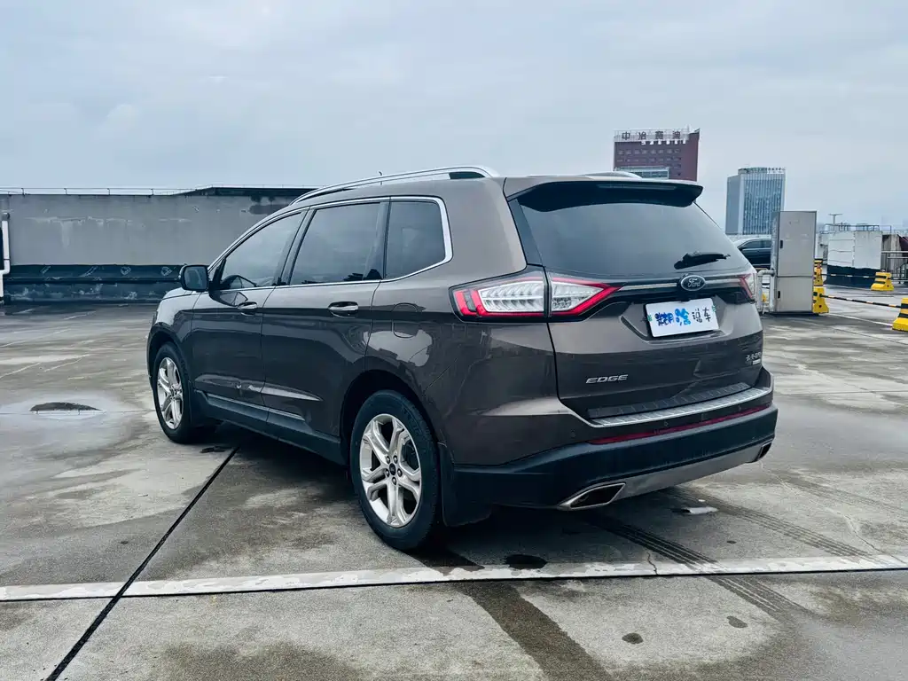 Ford Edge — фото 4
