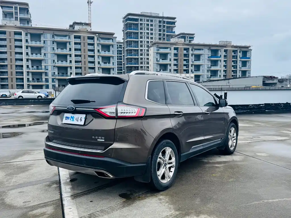 Ford Edge — фото 6